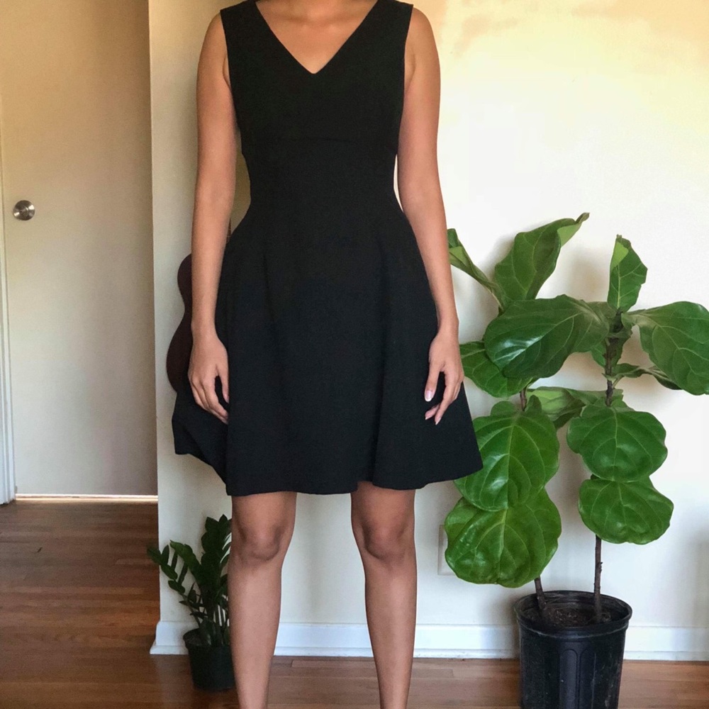 Little Black Dress (Like New | Banana Rep.)